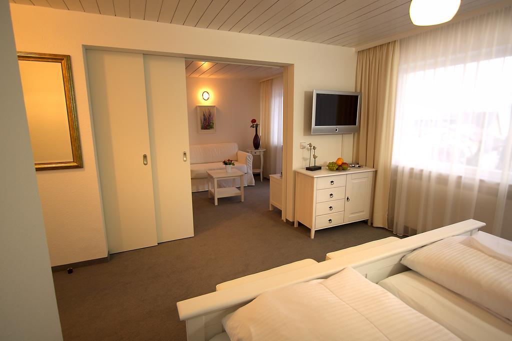 Lupinenhotel Bodensee Sipplingen Zimmer foto